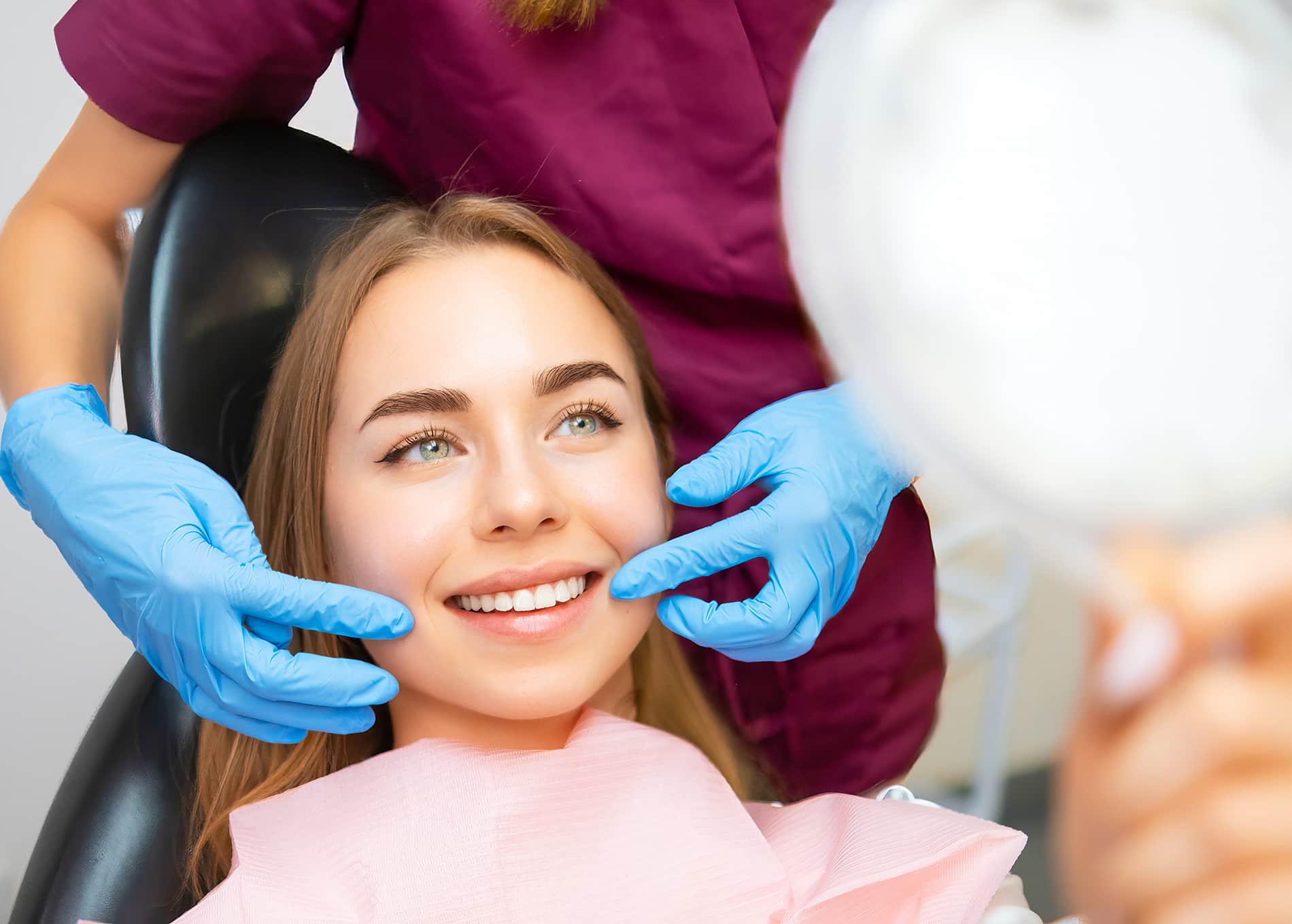 Discreet and effective teeth straightening with SureSmile®